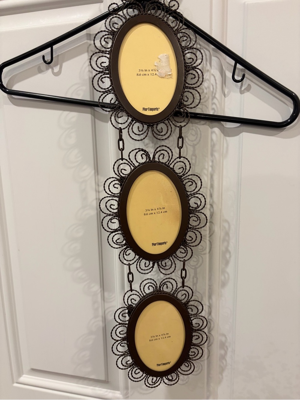 Pier 1 Brown Ornate Triple Oval Hanging Photo Frame